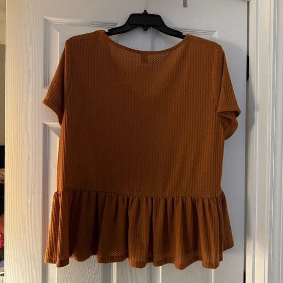 NWOT Plus Size Blouse - Picture 2 of 3